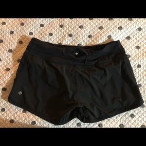Lululemon groovy run shorts EUC